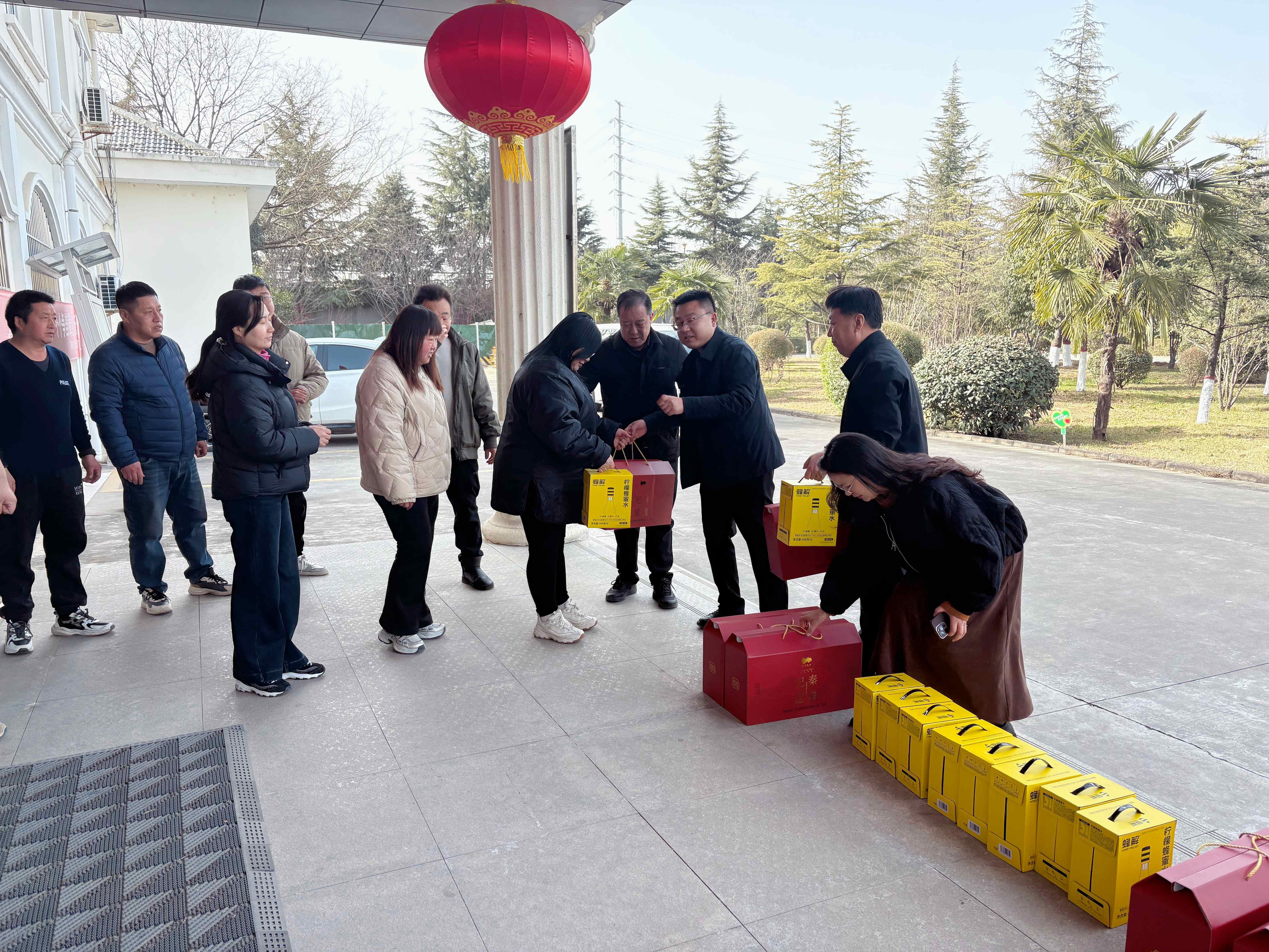 情暖坚守职工 筑牢民生保障 &mdash;&mdash;商洛城发集团开展一线职工走访慰问活动